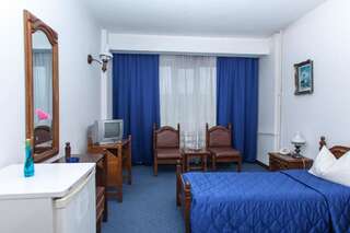 Отель Hotel Petroşani Петрошани Улучшенный двухместный номер с 1 кроватью или 2 отдельными кроватями-33