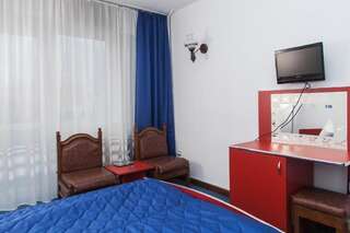 Отель Hotel Petroşani Петрошани Улучшенный двухместный номер с 1 кроватью или 2 отдельными кроватями-40